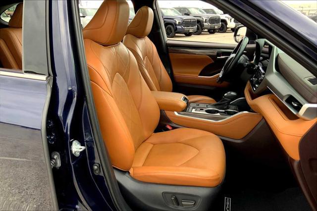 used 2021 Toyota Highlander car, priced at $34,356