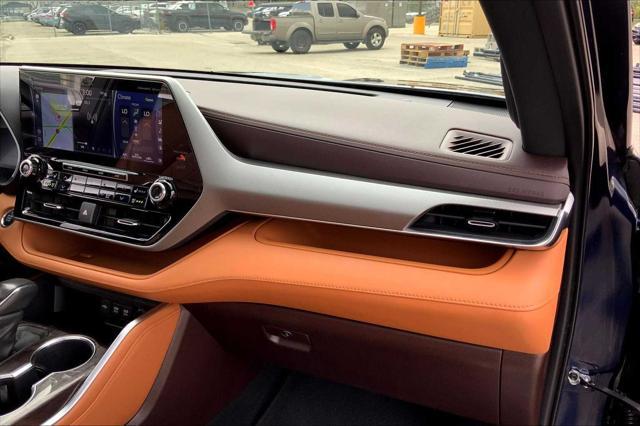 used 2021 Toyota Highlander car, priced at $34,356