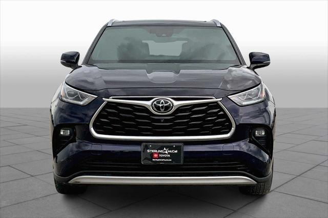 used 2021 Toyota Highlander car, priced at $34,356