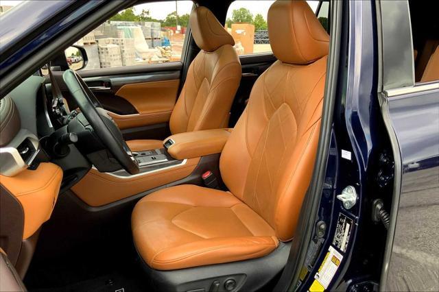 used 2021 Toyota Highlander car, priced at $34,356