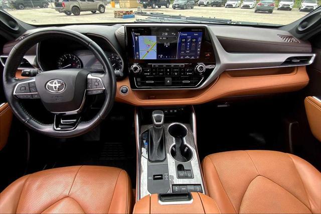 used 2021 Toyota Highlander car, priced at $34,356