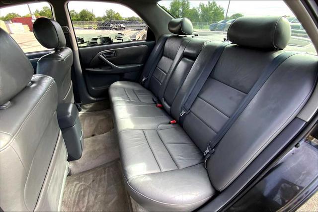 used 2000 Toyota Camry car, priced at $6,495