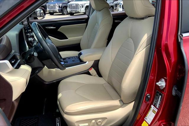 used 2021 Toyota Highlander Hybrid car, priced at $38,983