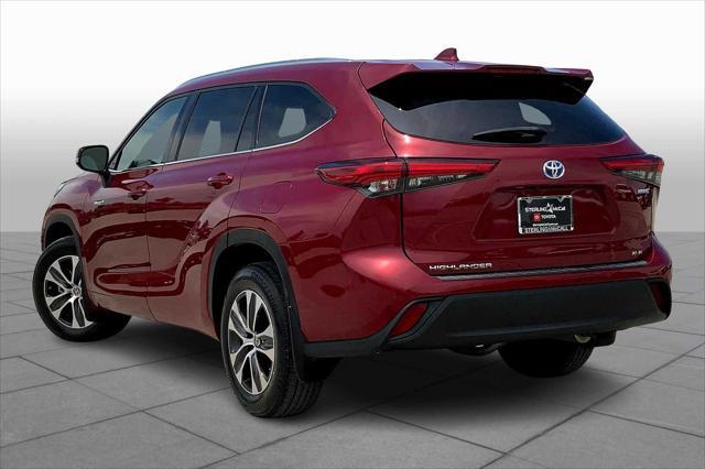 used 2021 Toyota Highlander Hybrid car, priced at $38,983