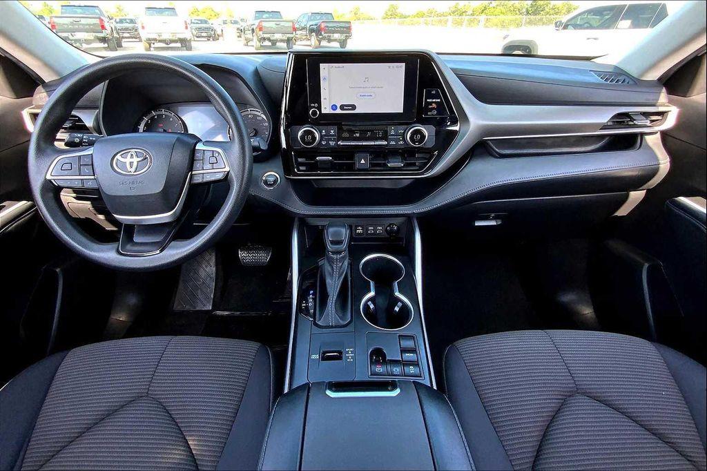 used 2023 Toyota Highlander car, priced at $31,994