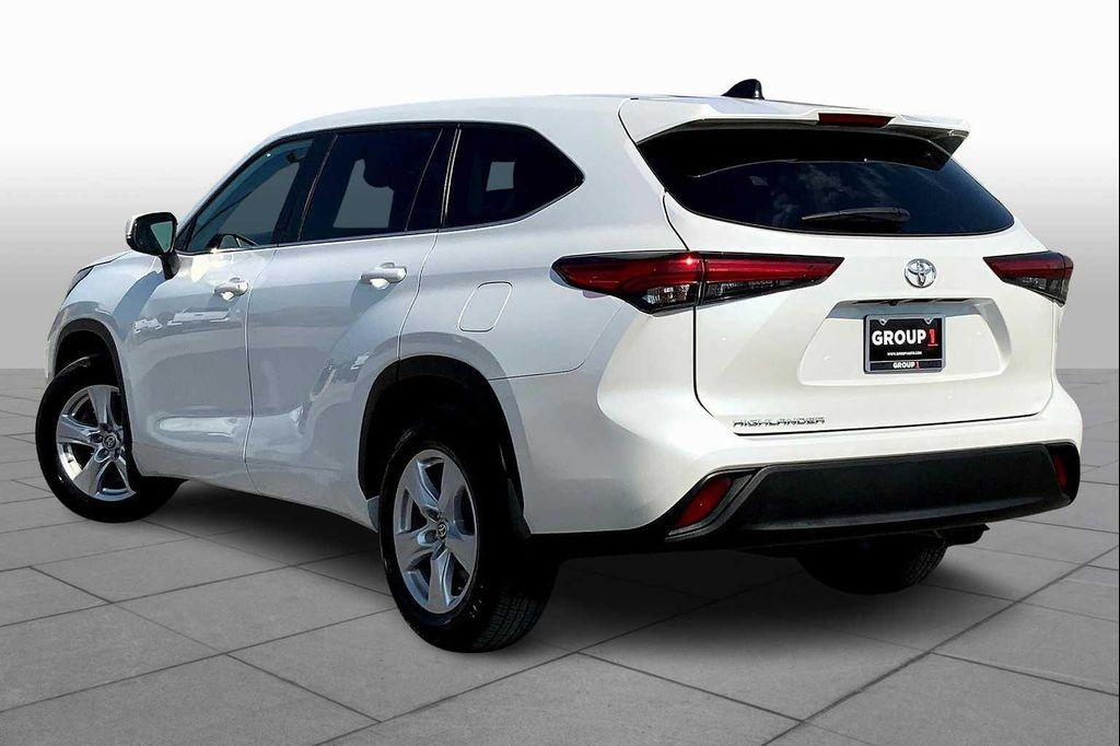 used 2023 Toyota Highlander car, priced at $31,994