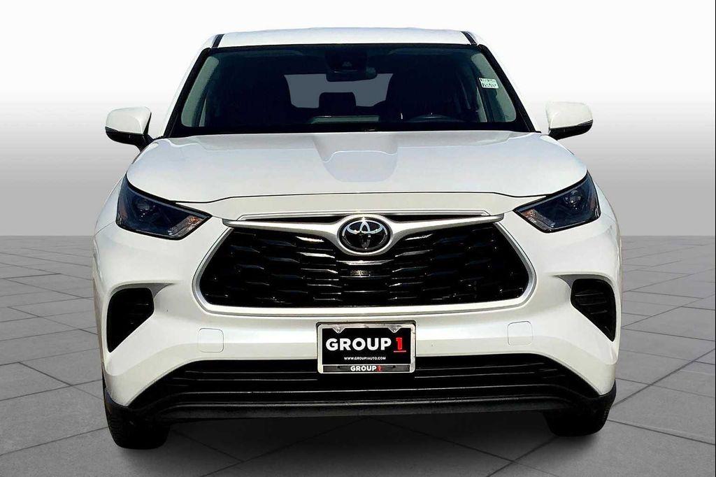 used 2023 Toyota Highlander car, priced at $31,994