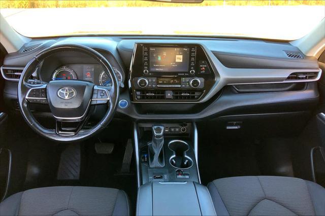 used 2021 Toyota Highlander Hybrid car, priced at $34,900