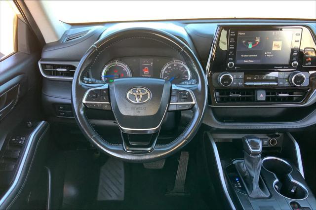 used 2021 Toyota Highlander Hybrid car, priced at $34,900