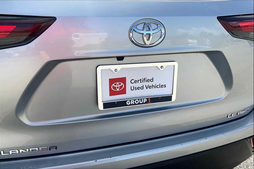 used 2024 Toyota Highlander car, priced at $33,994
