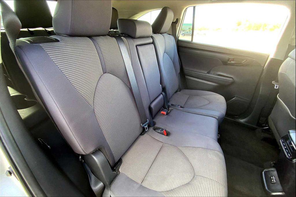 used 2024 Toyota Highlander car, priced at $33,994
