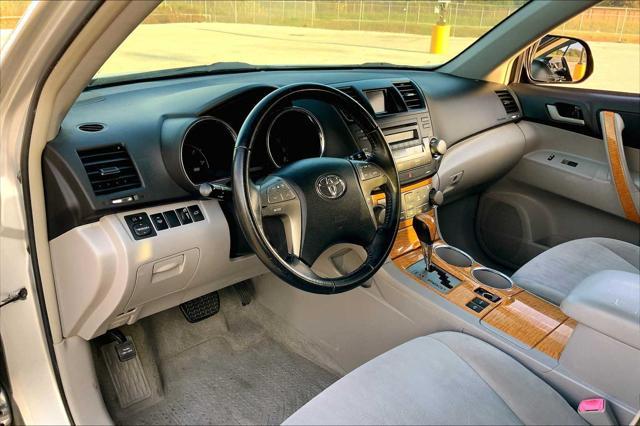 used 2008 Toyota Highlander Hybrid car, priced at $7,627