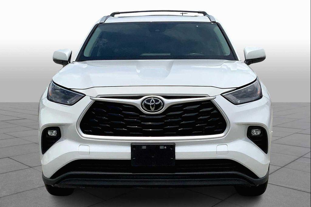 used 2022 Toyota Highlander car, priced at $31,923