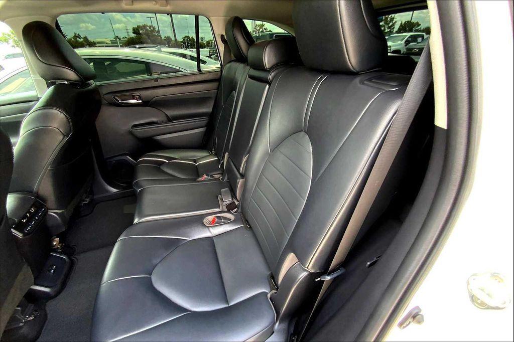 used 2022 Toyota Highlander car, priced at $31,923