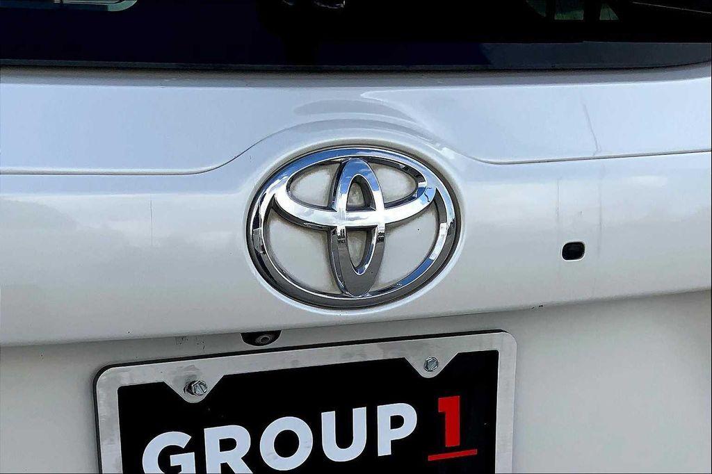 used 2014 Toyota Highlander car, priced at $20,998