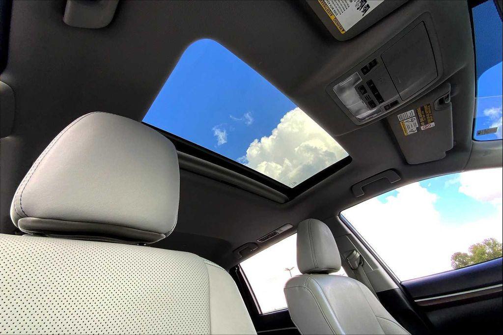 used 2014 Toyota Highlander car, priced at $20,998