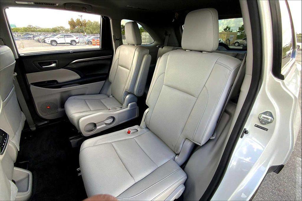 used 2014 Toyota Highlander car, priced at $20,998