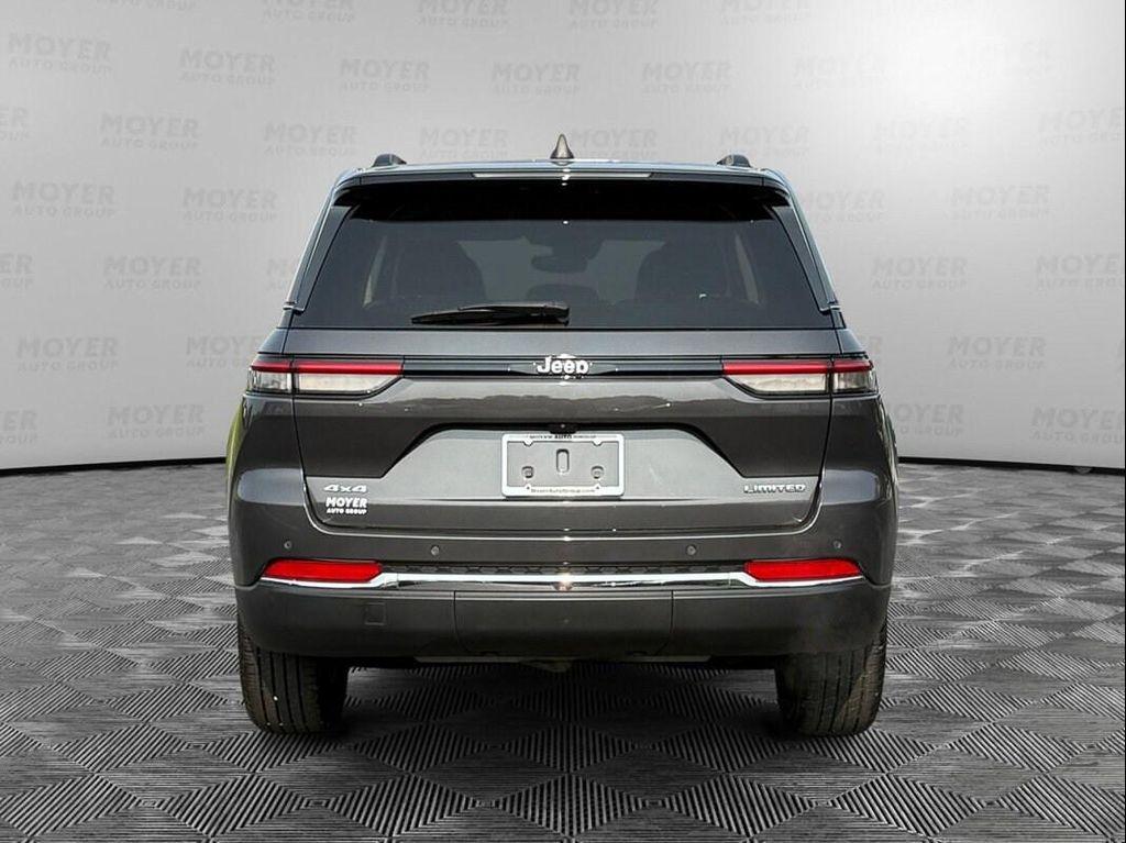used 2022 Jeep Grand Cherokee car, priced at $31,999