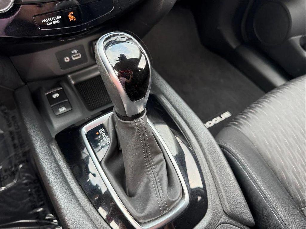 used 2019 Nissan Rogue car, priced at $17,488