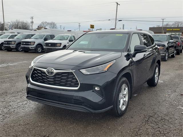 used 2023 Toyota Highlander car, priced at $31,550
