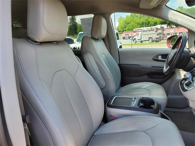 used 2021 Chrysler Pacifica car, priced at $28,998