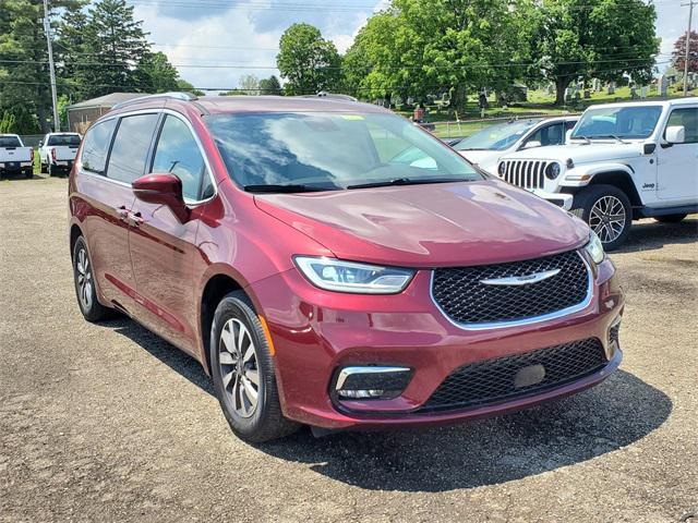 used 2021 Chrysler Pacifica car, priced at $28,998
