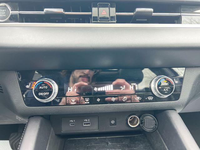 used 2024 Mitsubishi Outlander car, priced at $24,930