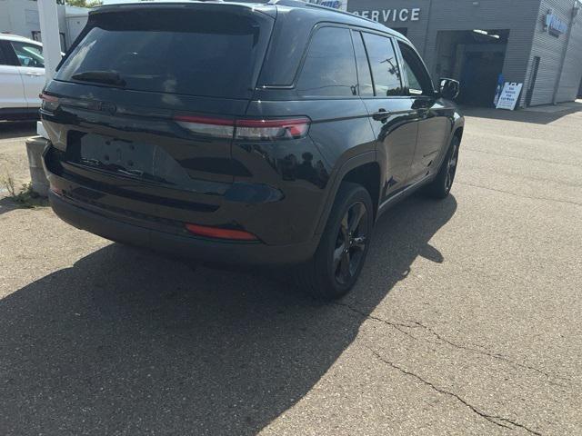used 2022 Jeep Grand Cherokee car, priced at $32,302