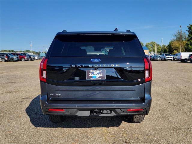new 2025 Ford Expedition car, priced at $70,221