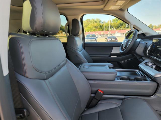 new 2025 Ford Expedition car, priced at $70,221