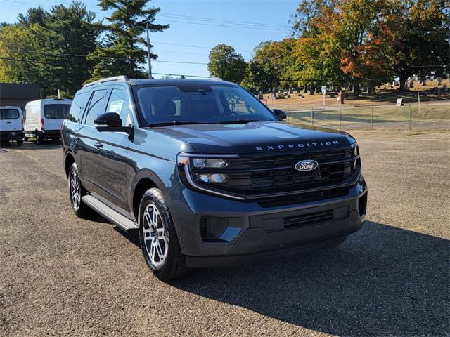 new 2025 Ford Expedition car, priced at $70,221