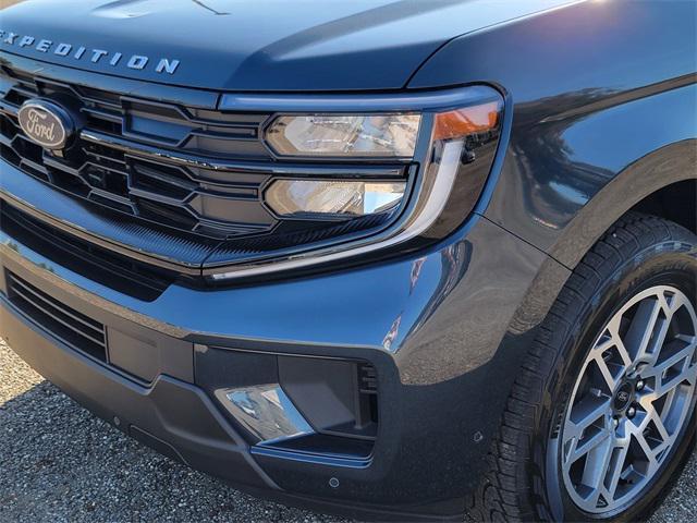 new 2025 Ford Expedition car, priced at $70,221