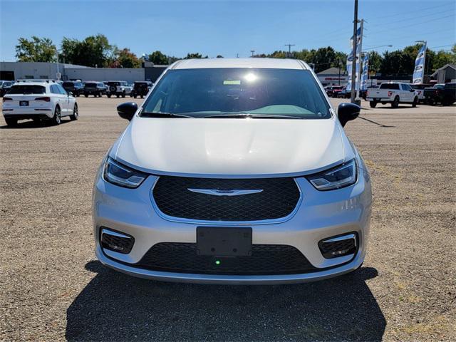 used 2024 Chrysler Pacifica car, priced at $41,249
