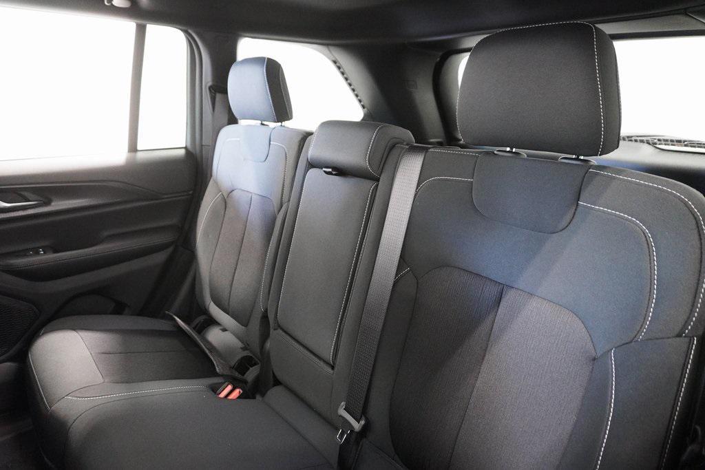 new 2025 Jeep Grand Cherokee car, priced at $35,943