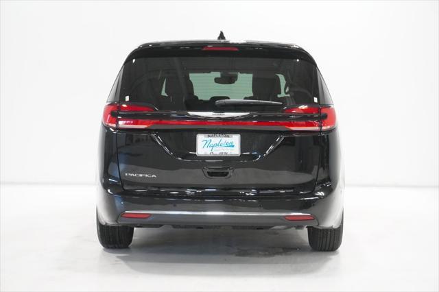 new 2025 Chrysler Pacifica car, priced at $37,428