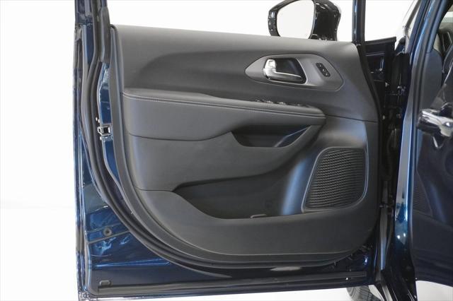 new 2025 Chrysler Pacifica car, priced at $42,247