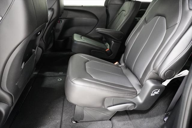 new 2025 Chrysler Pacifica car, priced at $42,247