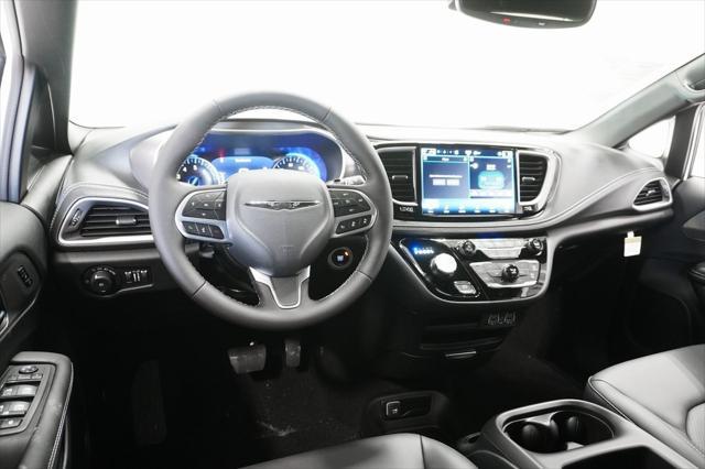 new 2025 Chrysler Pacifica car, priced at $42,247