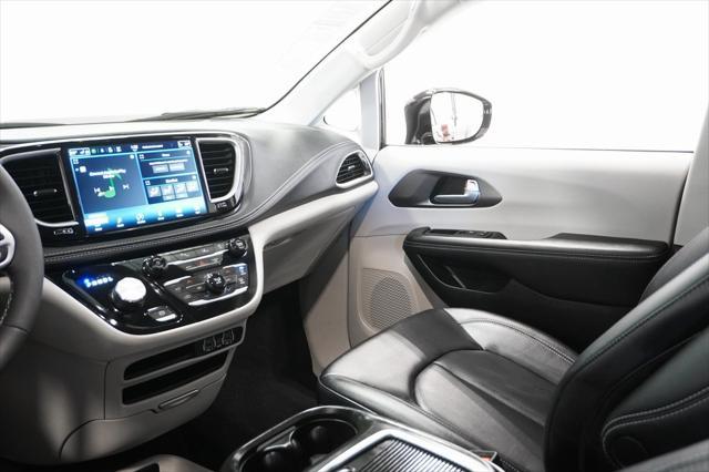 new 2024 Chrysler Pacifica car, priced at $32,787