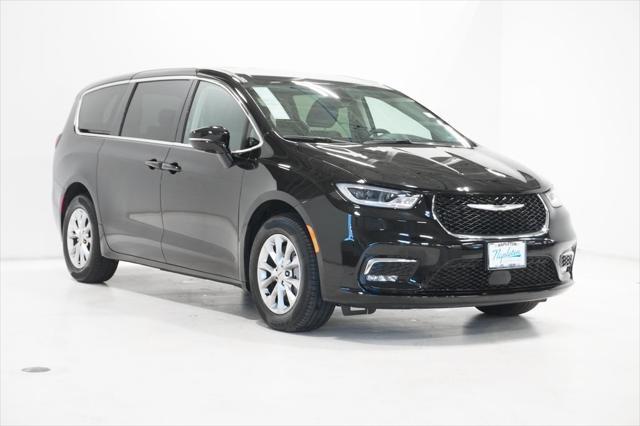 new 2024 Chrysler Pacifica car, priced at $32,787