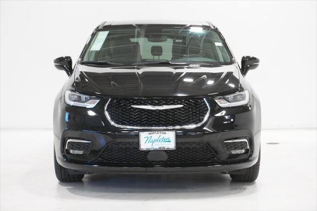 new 2024 Chrysler Pacifica car, priced at $32,787