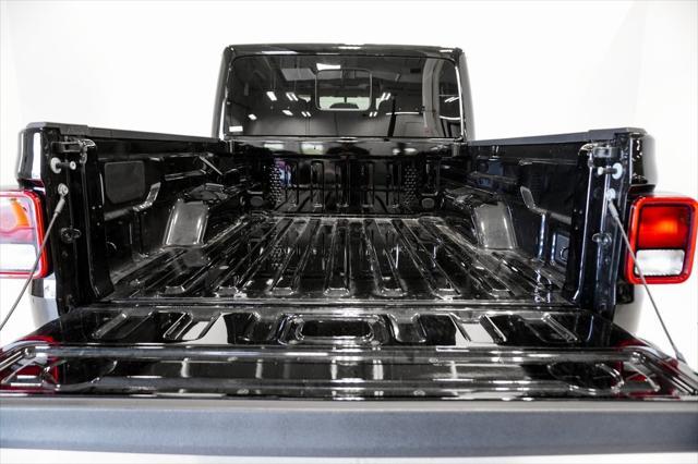 new 2025 Jeep Gladiator car, priced at $39,385