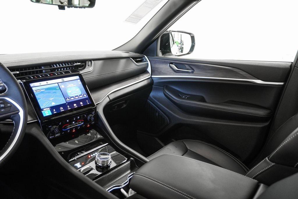 new 2025 Jeep Grand Cherokee car, priced at $52,232