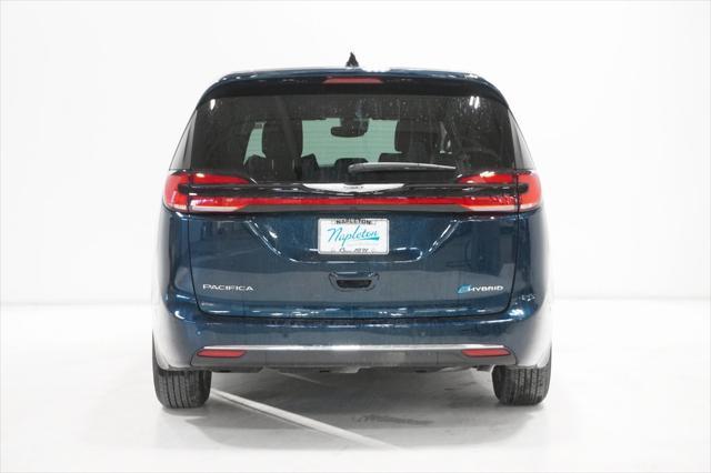 new 2025 Chrysler Pacifica Hybrid car, priced at $41,527