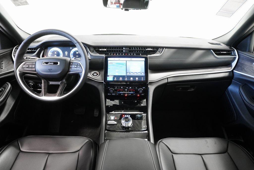 new 2025 Jeep Grand Cherokee car, priced at $52,357