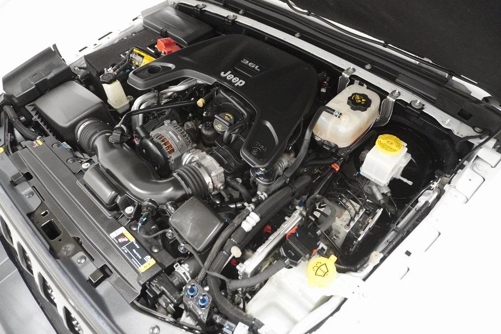 used 2021 Jeep Gladiator car, priced at $27,595