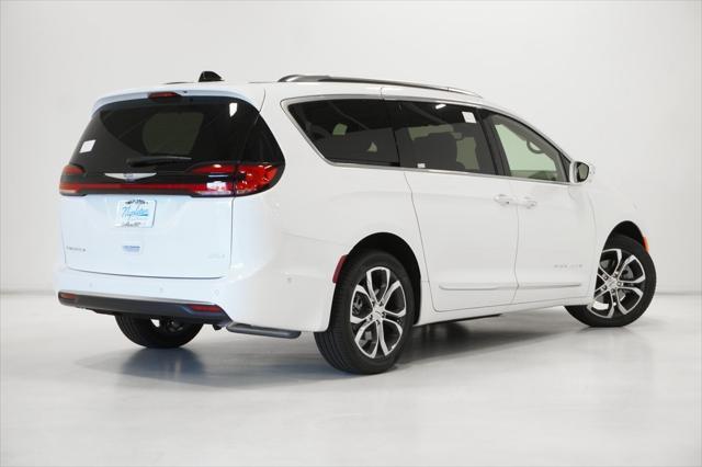 new 2024 Chrysler Pacifica car, priced at $51,077