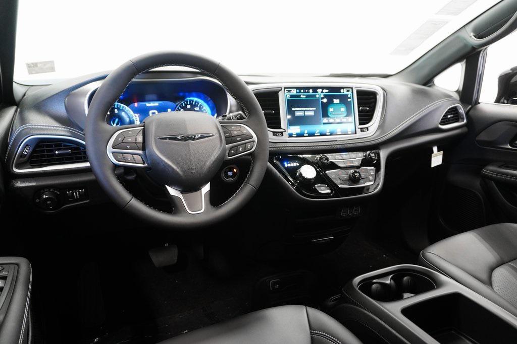 new 2025 Chrysler Pacifica car, priced at $44,940