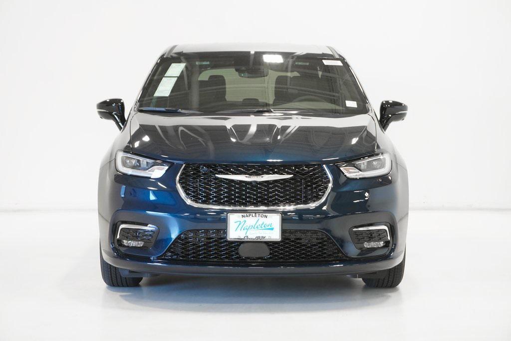 new 2025 Chrysler Pacifica car, priced at $44,940