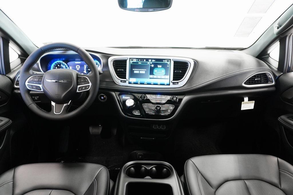 new 2025 Chrysler Pacifica car, priced at $44,940